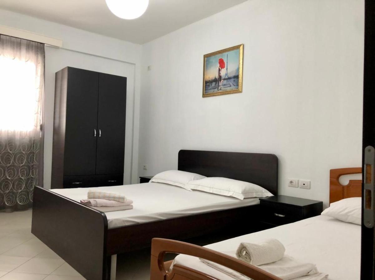 Lorenso Guest House Sarandë Exterior foto